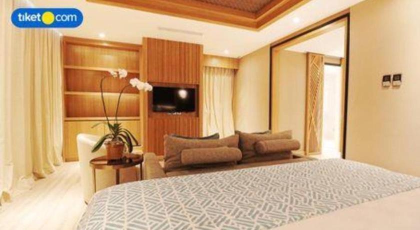 The Rinra Hotell Makassar Exteriör bild