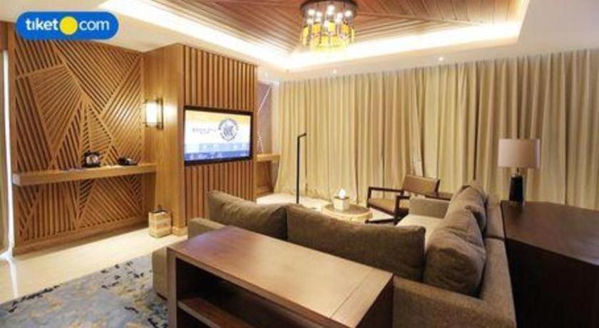 The Rinra Hotell Makassar Exteriör bild