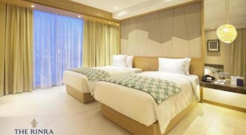 The Rinra Hotell Makassar Exteriör bild