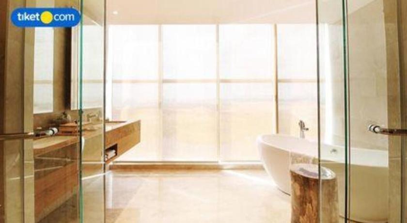 The Rinra Hotell Makassar Exteriör bild