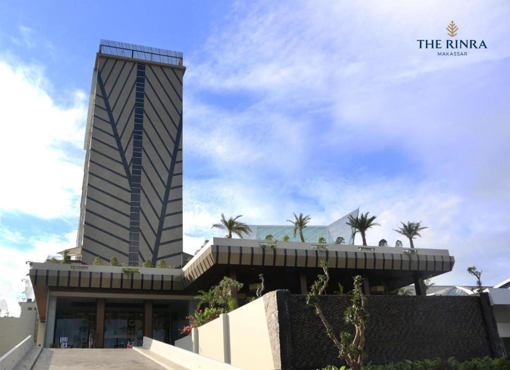 The Rinra Hotell Makassar Exteriör bild