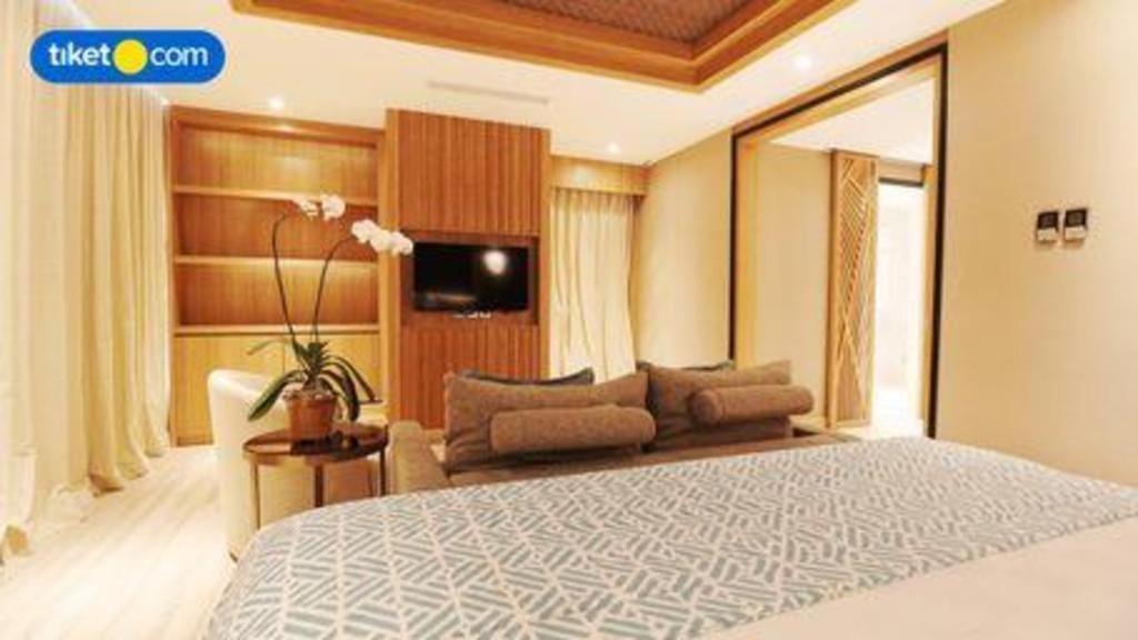 The Rinra Hotell Makassar Exteriör bild