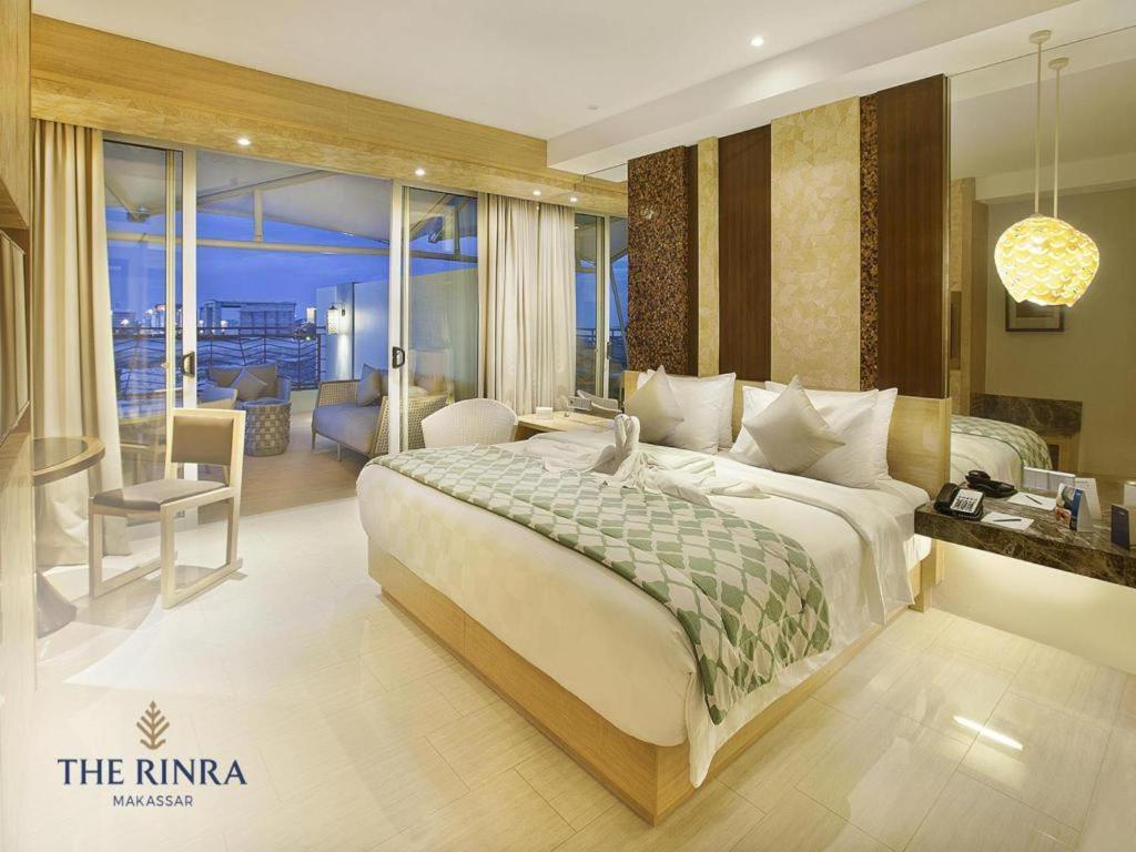 The Rinra Hotell Makassar Exteriör bild